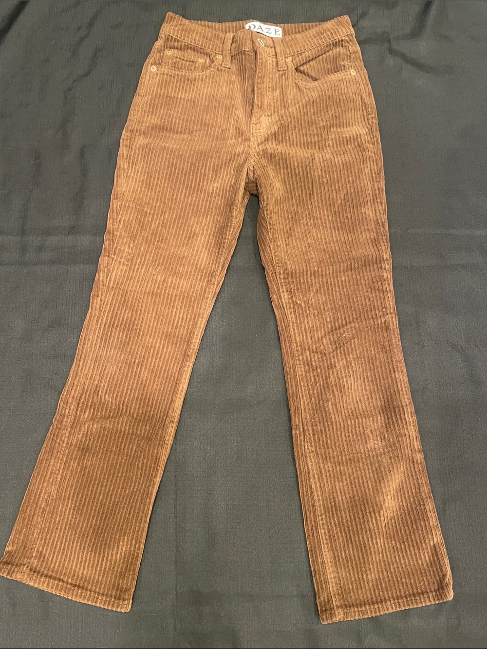 Daze Women’s Brown Soft Corduroy Straight-Leg Pants